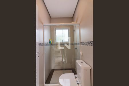 Casa de condomínio à venda com 705m², 5 quartos e 8 vagasBanheiro de Serviço