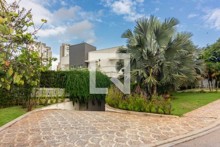 Casa de condomínio à venda com 705m², 5 quartos e 8 vagasFachada