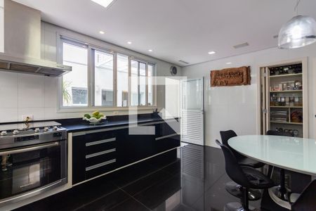 Casa de condomínio à venda com 705m², 5 quartos e 8 vagasCozinha