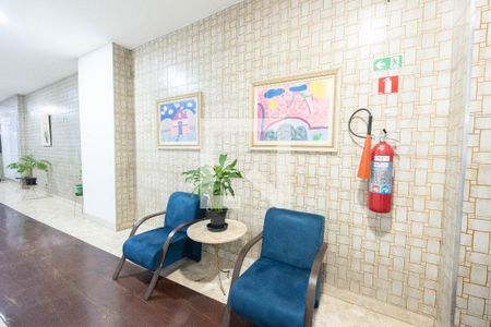 Hall de entrada de apartamento à venda com 2 quartos, 65m² em Bela Vista, São Paulo