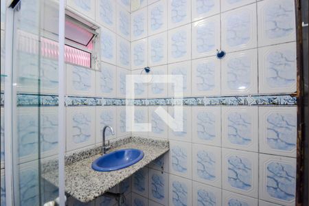 Banheiro de casa para alugar com 1 quarto, 31m² em Jardim Nova Cidade, Guarulhos