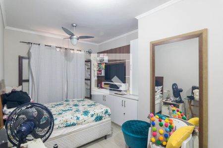 Casa à venda com 200m², 4 quartos e 2 vagasQuarto 2 Suite