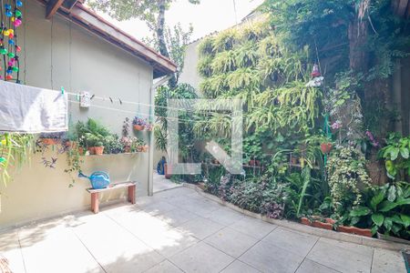 Casa à venda com 200m², 4 quartos e 2 vagasQuintal