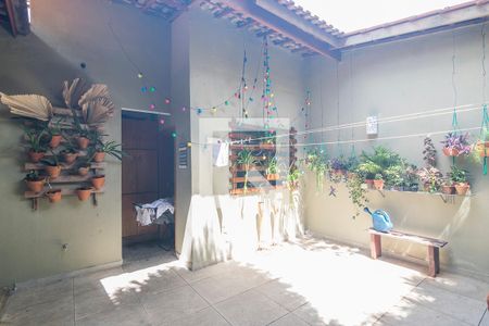 Casa à venda com 200m², 4 quartos e 2 vagasQuintal