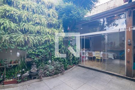 Casa à venda com 200m², 4 quartos e 2 vagasQuintal