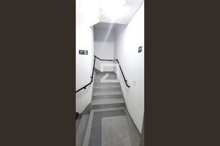 Apartamento para alugar com 49m², 1 quarto e 1 vaga Apartamento para alugar com 49m², 1 quarto e 1 vagaEscada