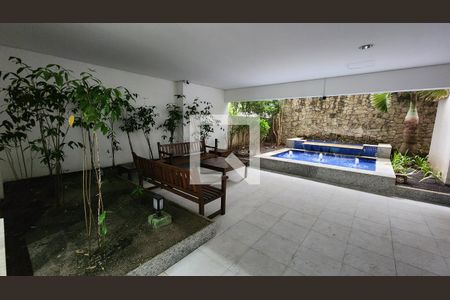 Área comum - Jardim de apartamento para alugar com 1 quarto, 49m² em Vila Mathias, Santos
