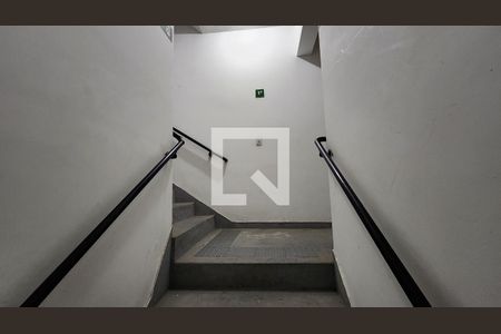 Apartamento para alugar com 49m², 1 quarto e 1 vaga Apartamento para alugar com 49m², 1 quarto e 1 vagaEscada