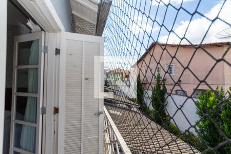 Casa de condomínio à venda com 175m², 3 quartos e 2 vagas Casa de condomínio à venda com 175m², 3 quartos e 2 vagasVaranda da suíte