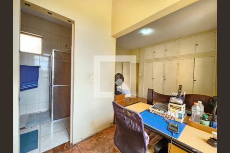 Casa à venda com 384m², 4 quartos e 4 vagasEscritório Quarto Suíte 1