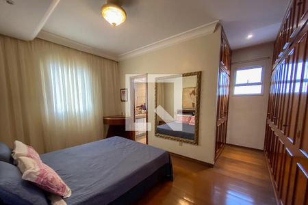 Apartamento à venda com 175m², 4 quartos e 3 vagasSuíte 2