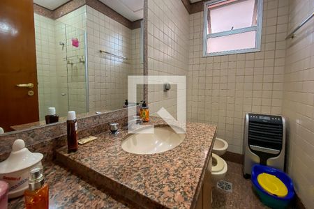 Apartamento à venda com 175m², 4 quartos e 3 vagasBanheiro da Suíte 1