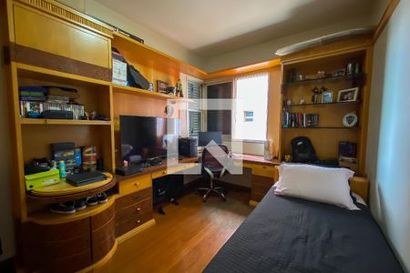 Apartamento à venda com 175m², 4 quartos e 3 vagasQuarto 2