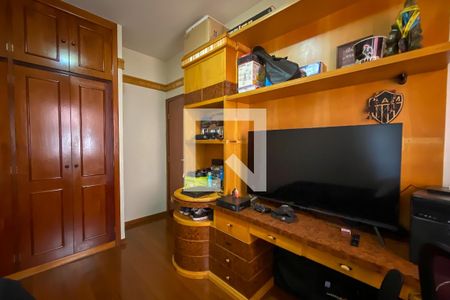 Apartamento à venda com 175m², 4 quartos e 3 vagasQuarto 2