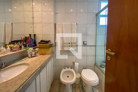 Apartamento à venda com 175m², 4 quartos e 3 vagasBanheiro da Suíte 2