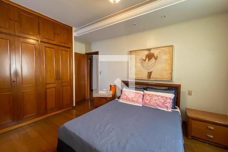 Apartamento à venda com 175m², 4 quartos e 3 vagasSuíte 2