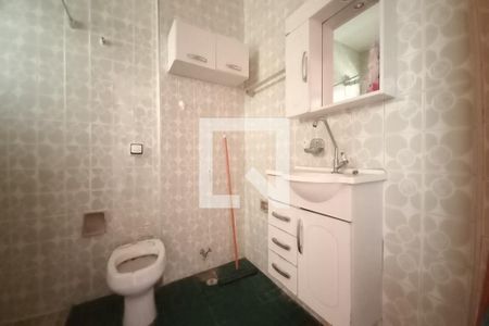 Banheiro de apartamento à venda com 1 quarto, 45m² em Centro, Campinas