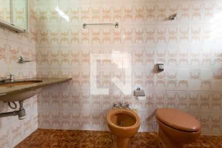 Casa à venda com 387m², 4 quartos e 2 vagasBanheiro da Suíte