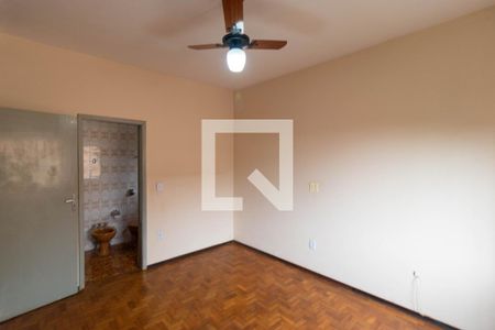 Casa à venda com 387m², 4 quartos e 2 vagasSuíte