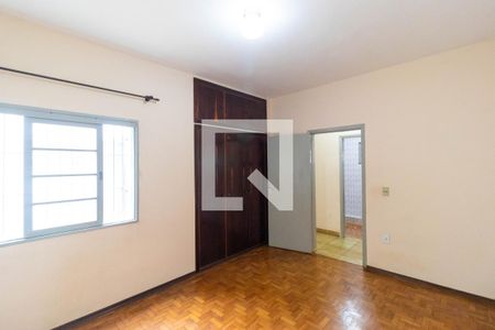 Casa à venda com 387m², 4 quartos e 2 vagasQuarto 01