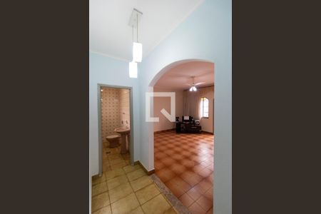 Casa à venda com 387m², 4 quartos e 2 vagasCorredor