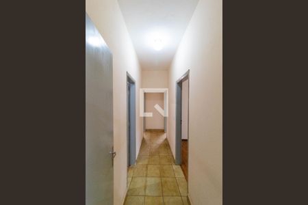 Casa à venda com 387m², 4 quartos e 2 vagasCorredor