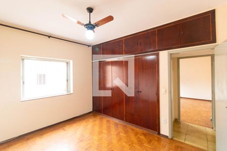 Casa à venda com 387m², 4 quartos e 2 vagasSuíte