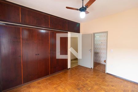 Casa à venda com 387m², 4 quartos e 2 vagasSuíte