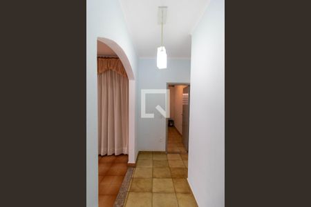 Casa à venda com 387m², 4 quartos e 2 vagasCorredor