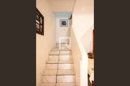 Casa à venda com 163m², 3 quartos e 3 vagasEscada