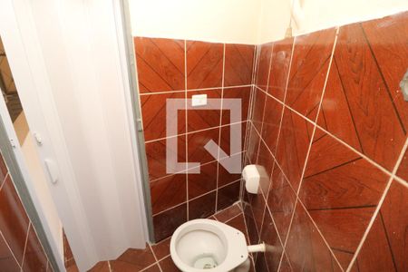 Banheiro de casa para alugar com 1 quarto, 40m² em Parque São Rafael, São Paulo