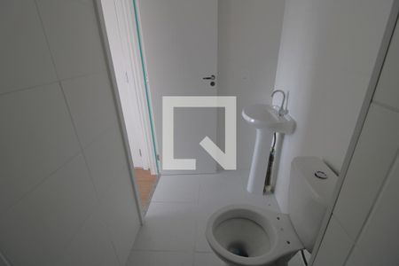 Banheiro de apartamento à venda com 1 quarto, 27m² em Jardim Itacolomi, São Paulo