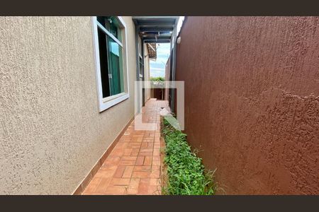 Casa à venda com 170m², 3 quartos e 5 vagas Casa à venda com 170m², 3 quartos e 5 vagasQuintal