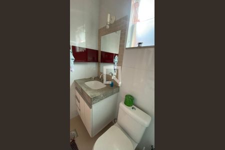 Casa à venda com 170m², 3 quartos e 5 vagas Casa à venda com 170m², 3 quartos e 5 vagasBanheiro Social