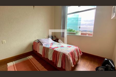 Casa à venda com 170m², 3 quartos e 5 vagas Casa à venda com 170m², 3 quartos e 5 vagasQuarto 3