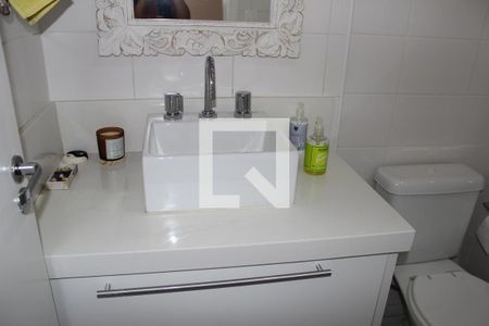 Banheiro Social de apartamento para alugar com 2 quartos, 60m² em Vila Romana, São Paulo