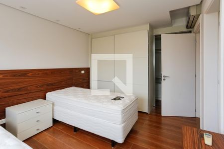 Apartamento à venda com 260m², 3 quartos e 4 vagas Apartamento à venda com 260m², 3 quartos e 4 vagasSuite 3 - 2° andar