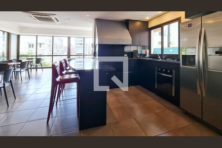 Apartamento à venda com 260m², 3 quartos e 4 vagas Apartamento à venda com 260m², 3 quartos e 4 vagasÁrea comum - Salão de festas