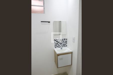 Banheiro de kitnet/studio para alugar com 1 quarto, 18m² em Lapa, São Paulo