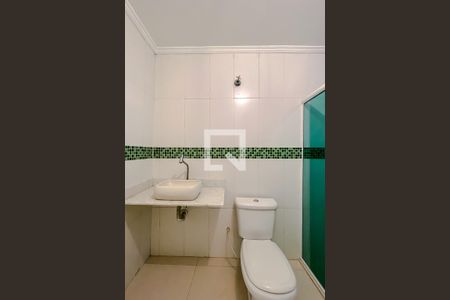 Banheiro de casa de condomínio para alugar com 1 quarto, 40m² em Vila São José, São Paulo