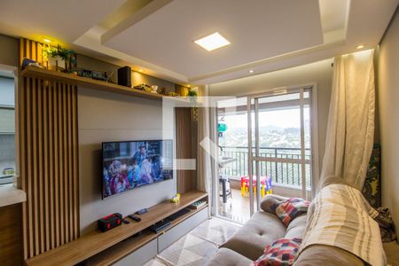 Sala de TV de apartamento à venda com 3 quartos, 76m² em Jardim Tupanci, Barueri