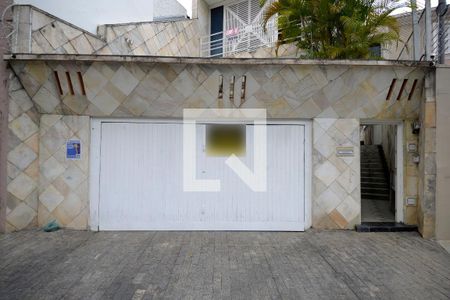 Casa à venda com 230m², 3 quartos e 3 vagasFachada 