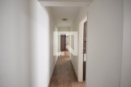 Casa à venda com 230m², 3 quartos e 3 vagasCorredor