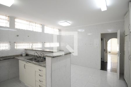 Casa à venda com 230m², 3 quartos e 3 vagasCozinha