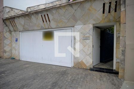 Casa à venda com 230m², 3 quartos e 3 vagasFachada 