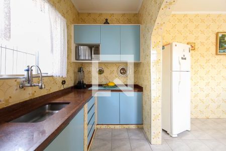 Casa à venda com 250m², 3 quartos e 8 vagasCozinha