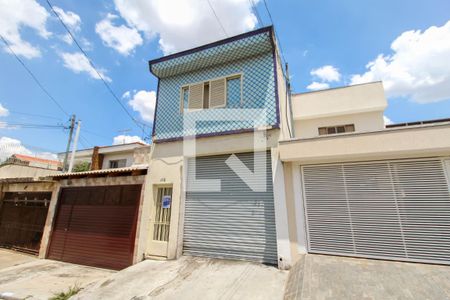 Casa à venda com 250m², 3 quartos e 8 vagasFachada