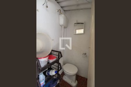 Casa à venda com 250m², 3 quartos e 8 vagasBanheiro de serviço