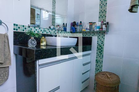 Casa de condomínio à venda com 280m², 4 quartos e 2 vagas Casa de condomínio à venda com 280m², 4 quartos e 2 vagasbanheiro closet suite 2