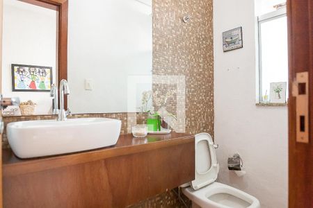 Casa de condomínio à venda com 280m², 4 quartos e 2 vagas Casa de condomínio à venda com 280m², 4 quartos e 2 vagasLavabo